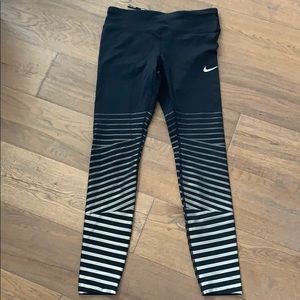 Nike Epic Luxe Tight Fit